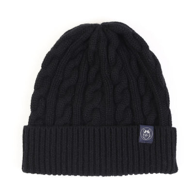 men's cable beanie in colour black. 