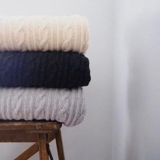 Cable Wool Blanket - Corgi Socks